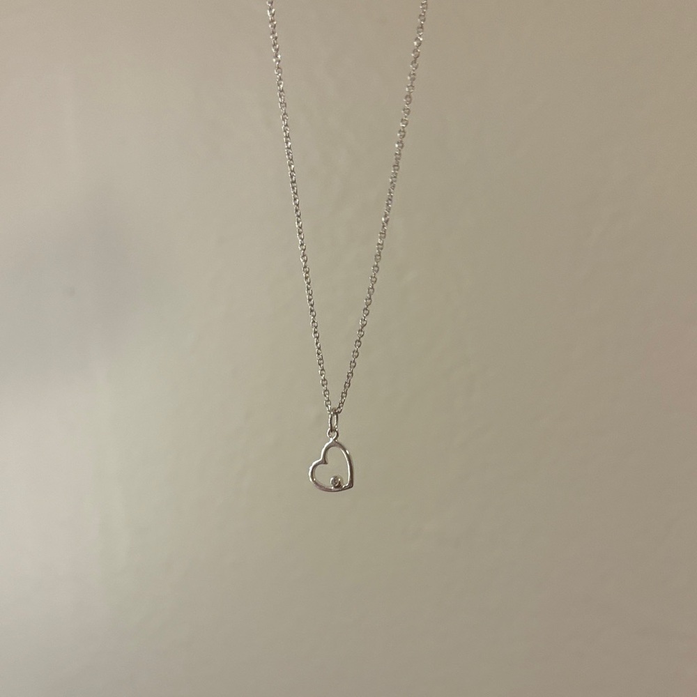 Delicate Silver Heart Necklace🤍